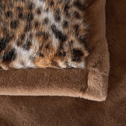 Coperta in pelliccia sintetica con motivo leopardo delle nevi
