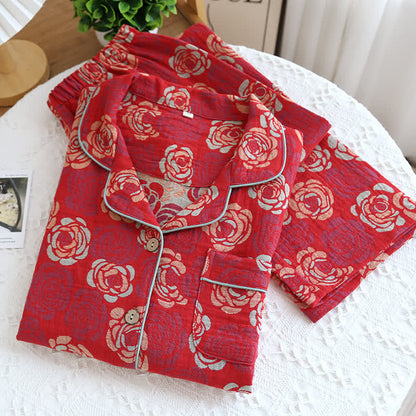 Pigiama in cotone jacquard con rose in fiore