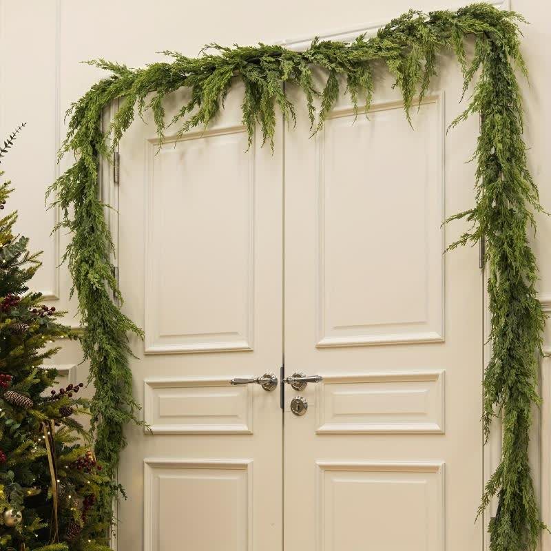 Ghirlanda di pino Norfolk, decorazione natalizia per la casa