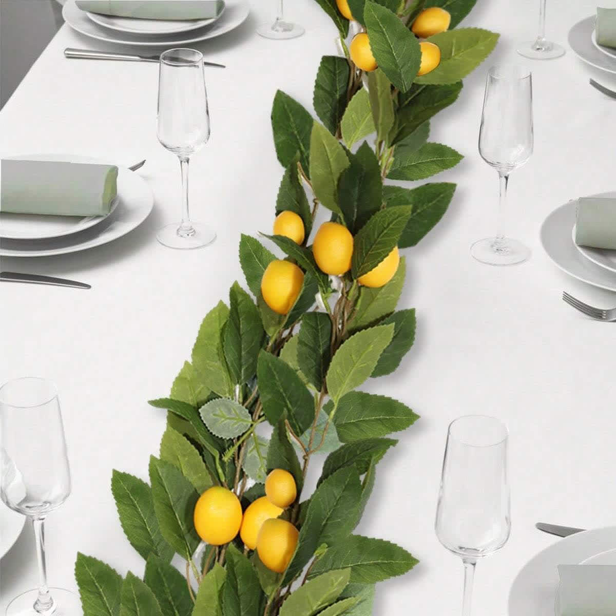 Ghirlanda di limoni artificiali rigogliosi e verdi in stile fattoria