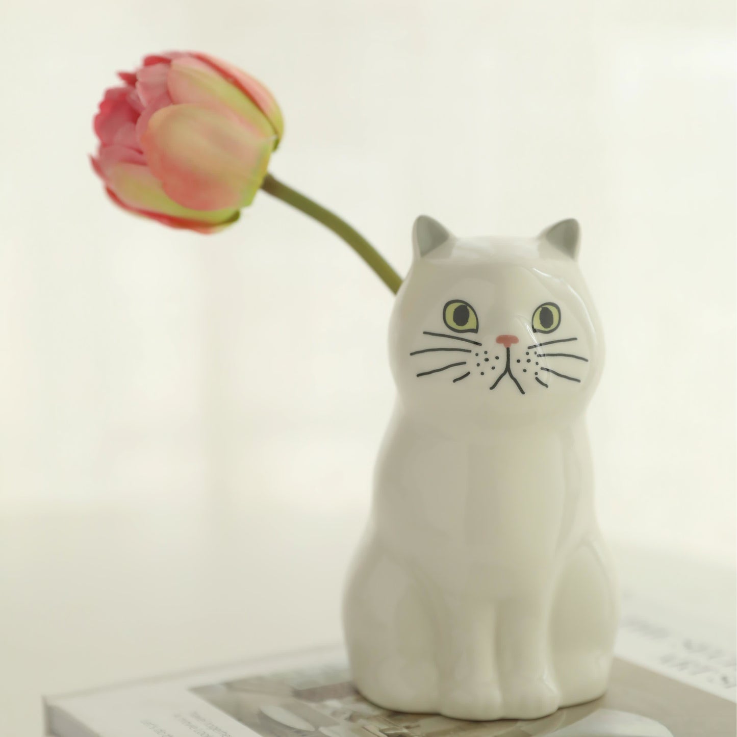 Portapenne in ceramica a forma di gatto dipinto a mano