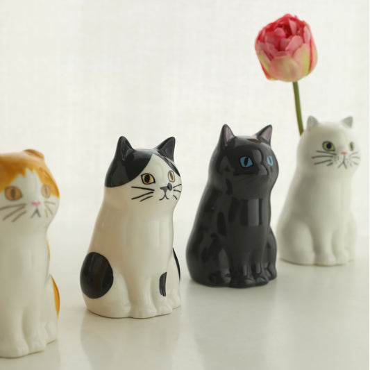 Portapenne in ceramica a forma di gatto dipinto a mano