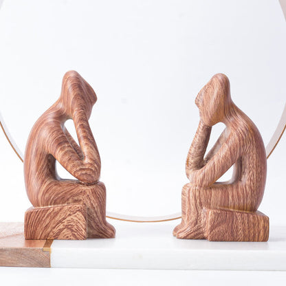 Statua creativa con mento che tiene in mano, decorazione per la casa