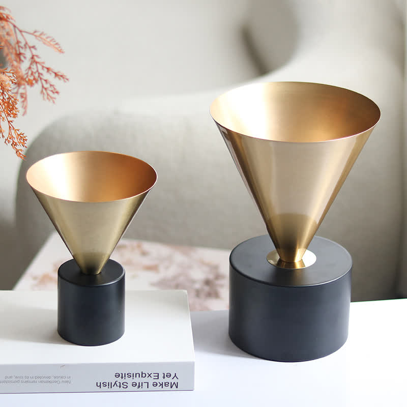 Ornamenti creativi per vasi a forma di tromba