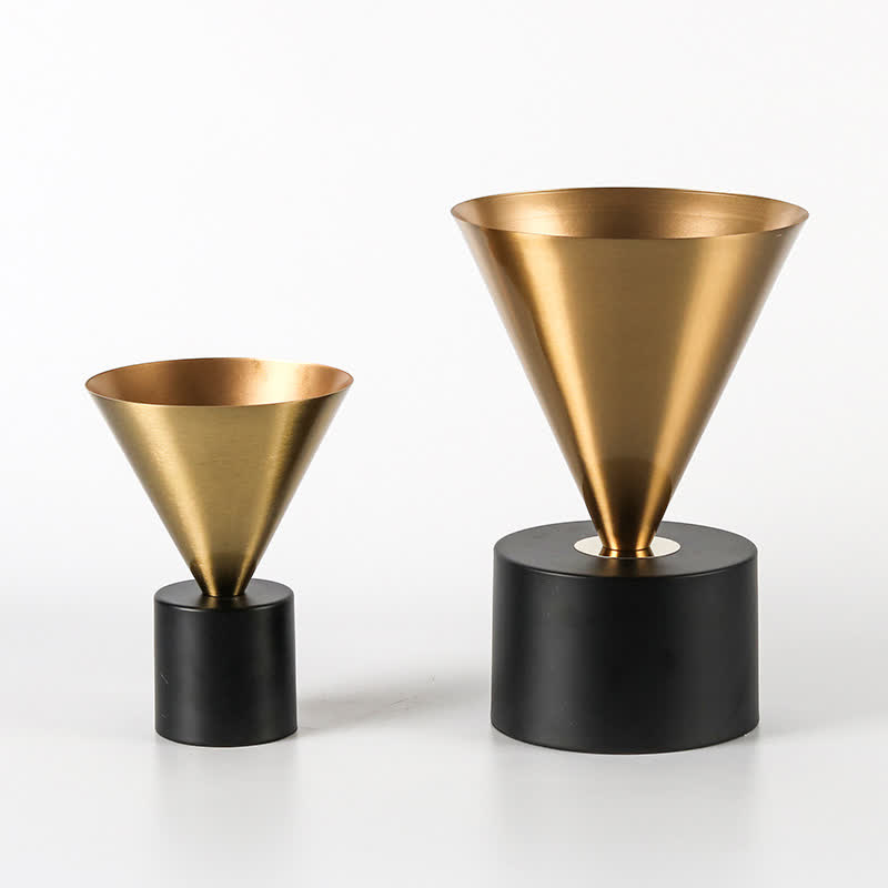 Ornamenti creativi per vasi a forma di tromba