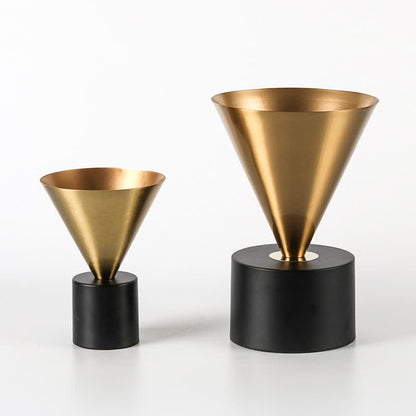 Ornamenti creativi per vasi a forma di tromba