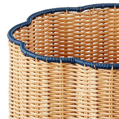 Cestino portaoggetti semplice in rattan fatto a mano