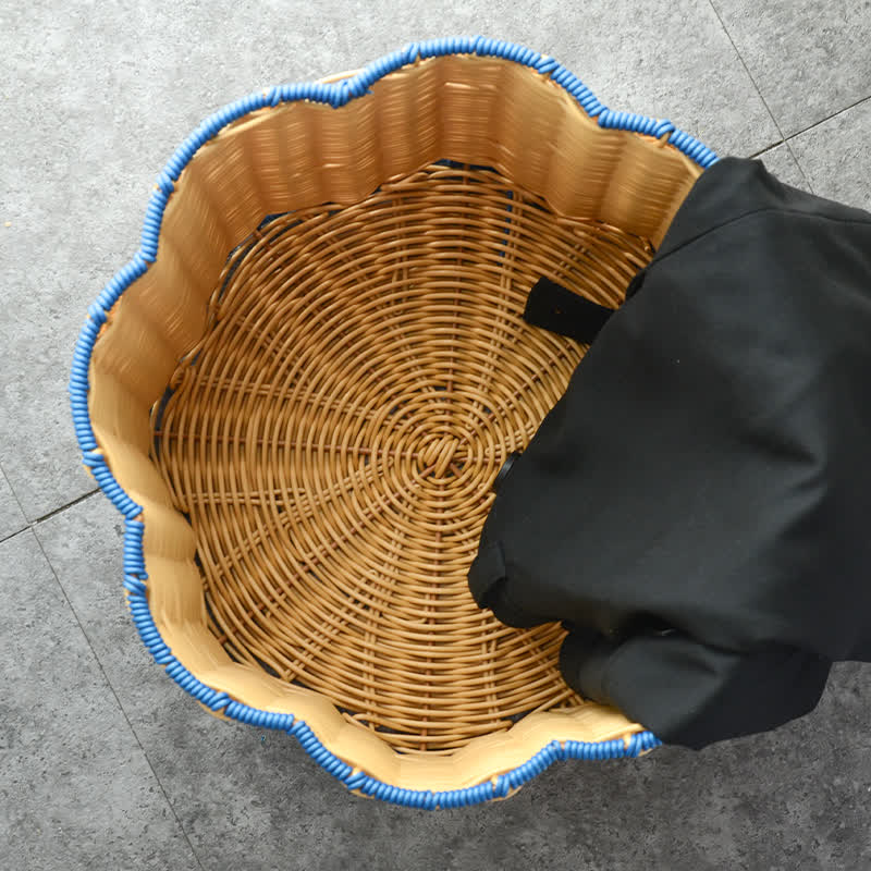 Cestino portaoggetti semplice in rattan fatto a mano