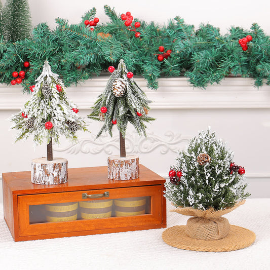 Decorazione per la casa: albero di pigne di neve