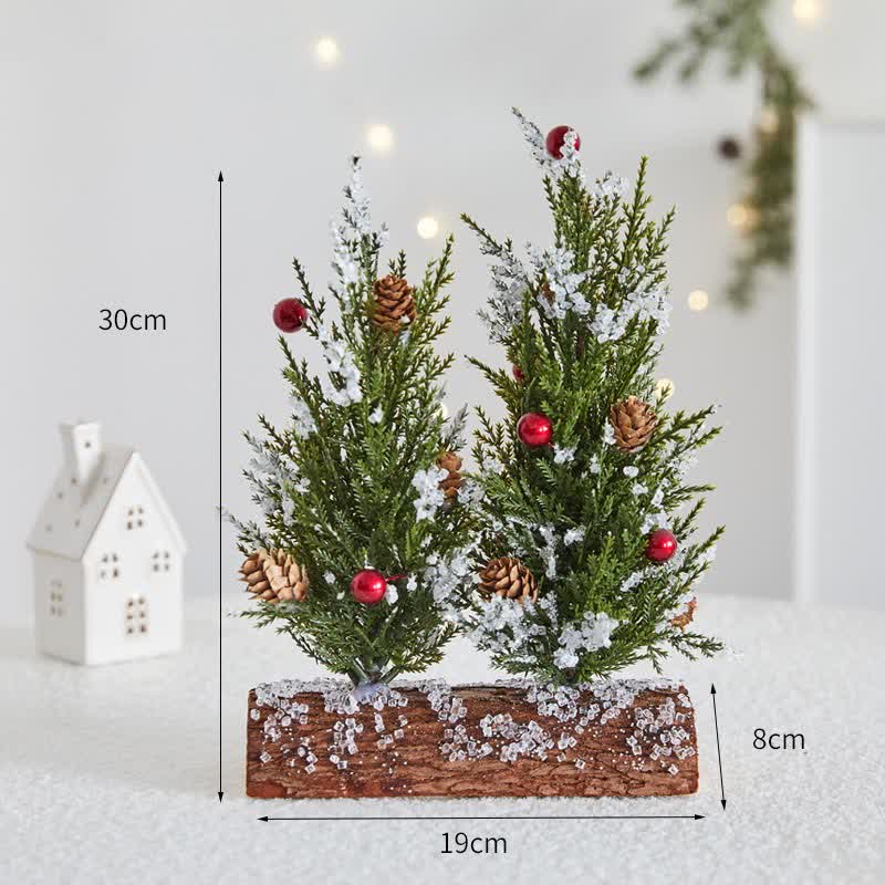 Decorazione per la casa: albero di pigne di neve