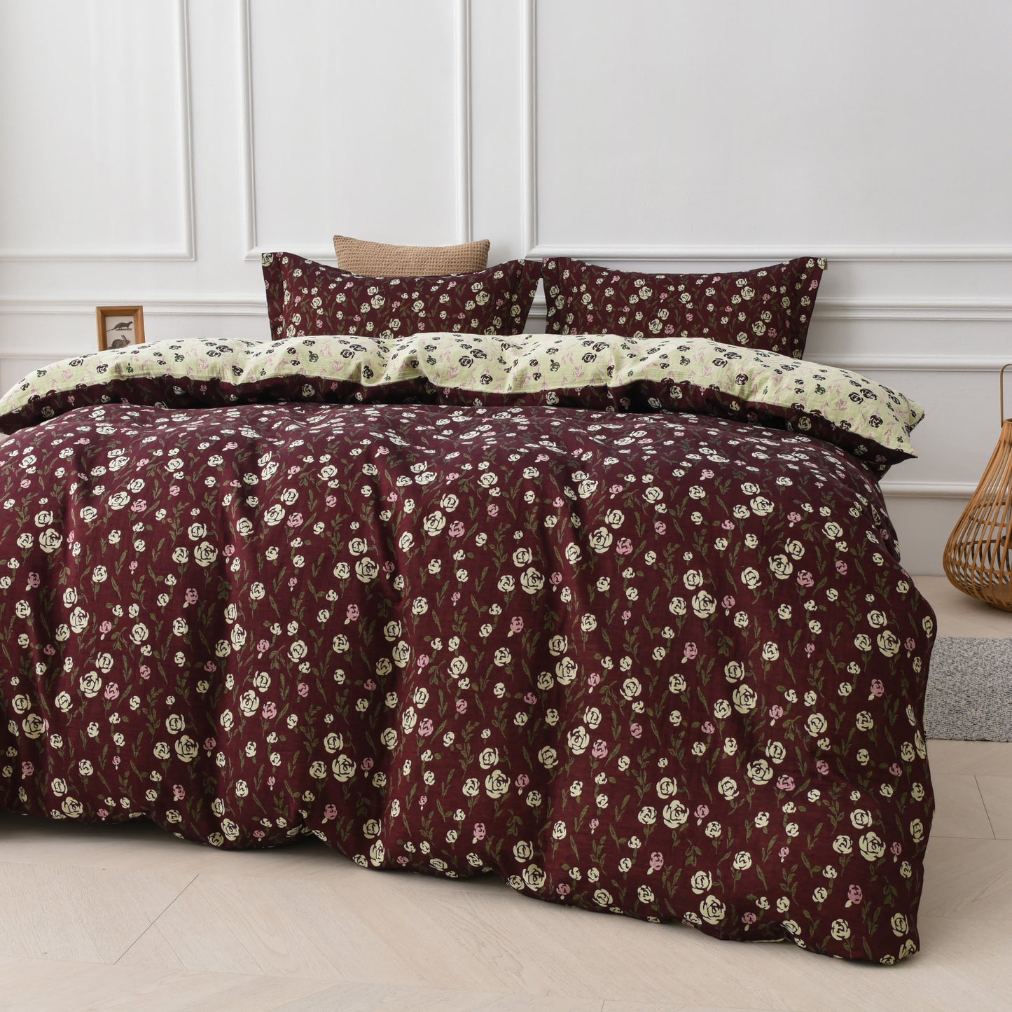 Set di biancheria da letto reversibile in garza di cotone con rose (4 pezzi)