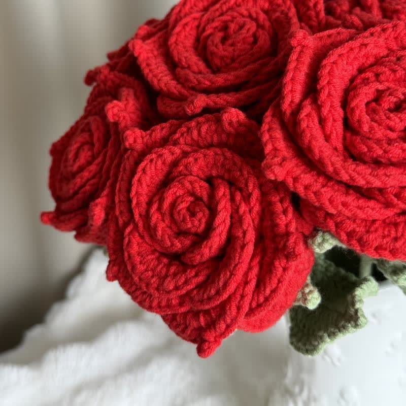 Ornamento a forma di bouquet di rose luminose intrecciate a mano
