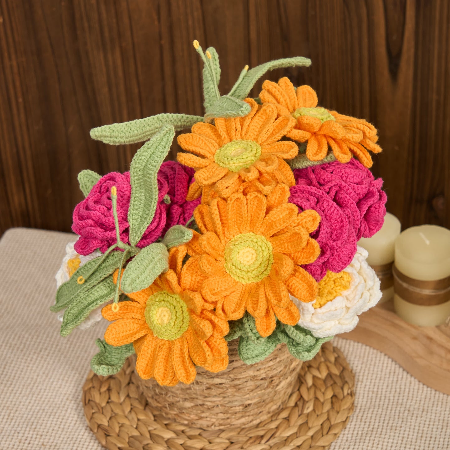 Decorazione per la casa fatta a mano con bouquet lavorato a maglia (12 pezzi)