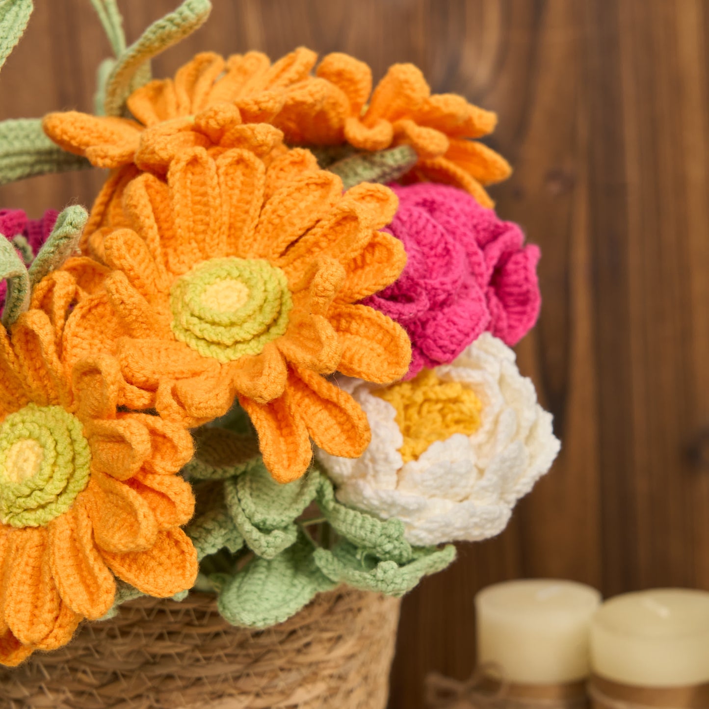 Decorazione per la casa fatta a mano con bouquet lavorato a maglia (12 pezzi)