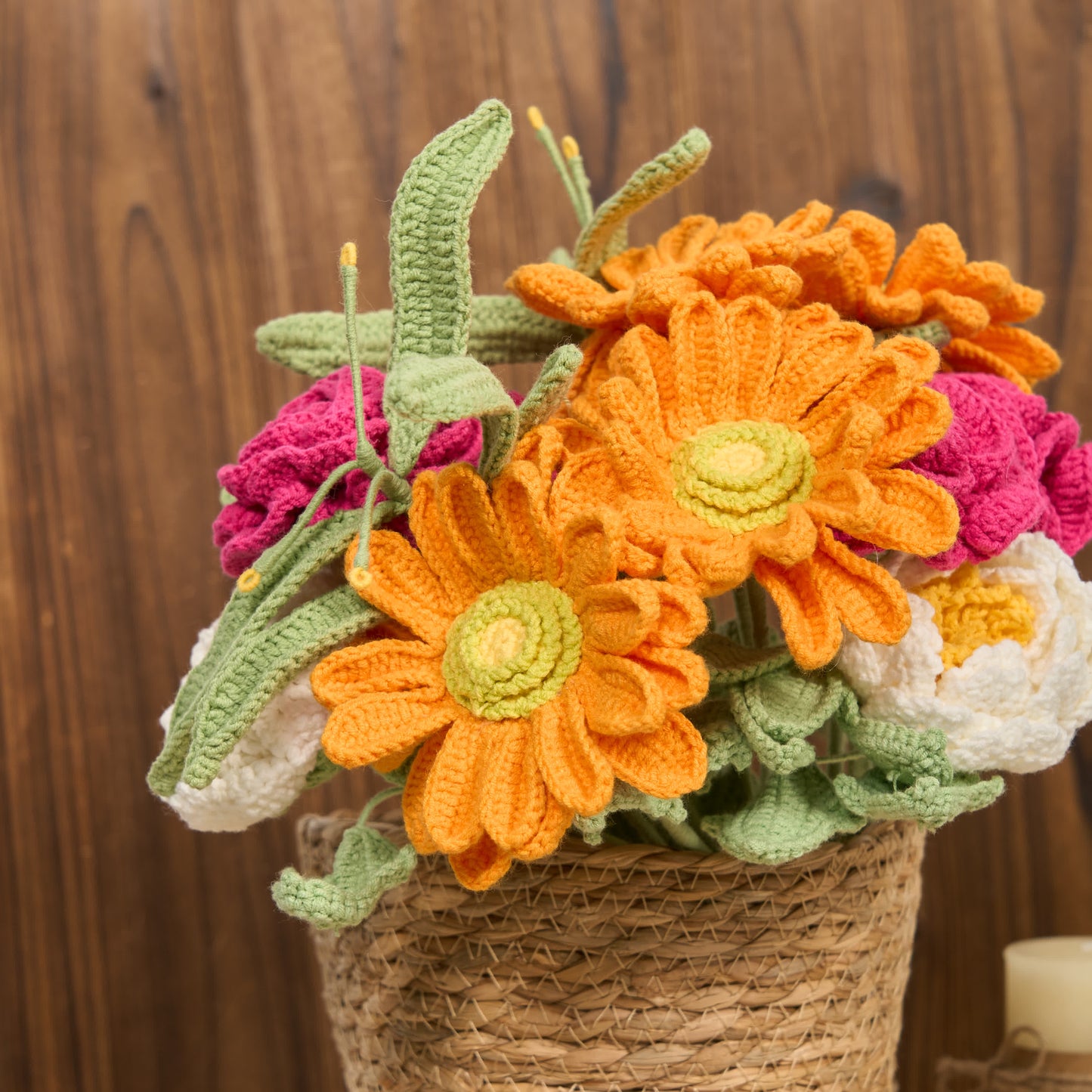 Decorazione per la casa fatta a mano con bouquet lavorato a maglia (12 pezzi)