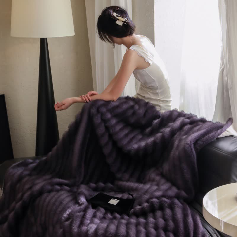 Coperta moderna in pelliccia sintetica a righe