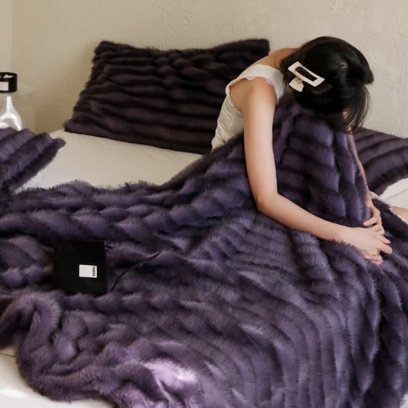 Coperta moderna in pelliccia sintetica a righe