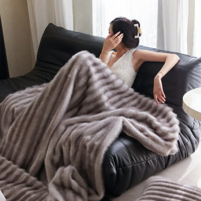 Coperta moderna in pelliccia sintetica a righe