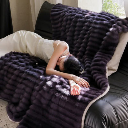 Coperta moderna in pelliccia sintetica a righe