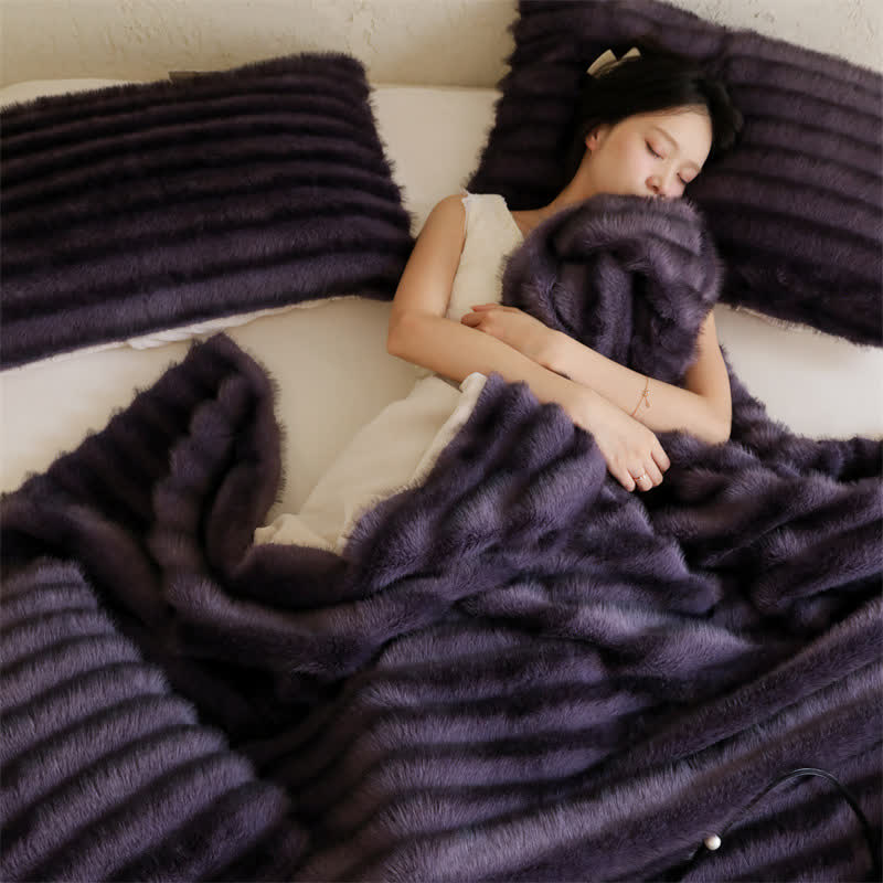 Coperta moderna in pelliccia sintetica a righe