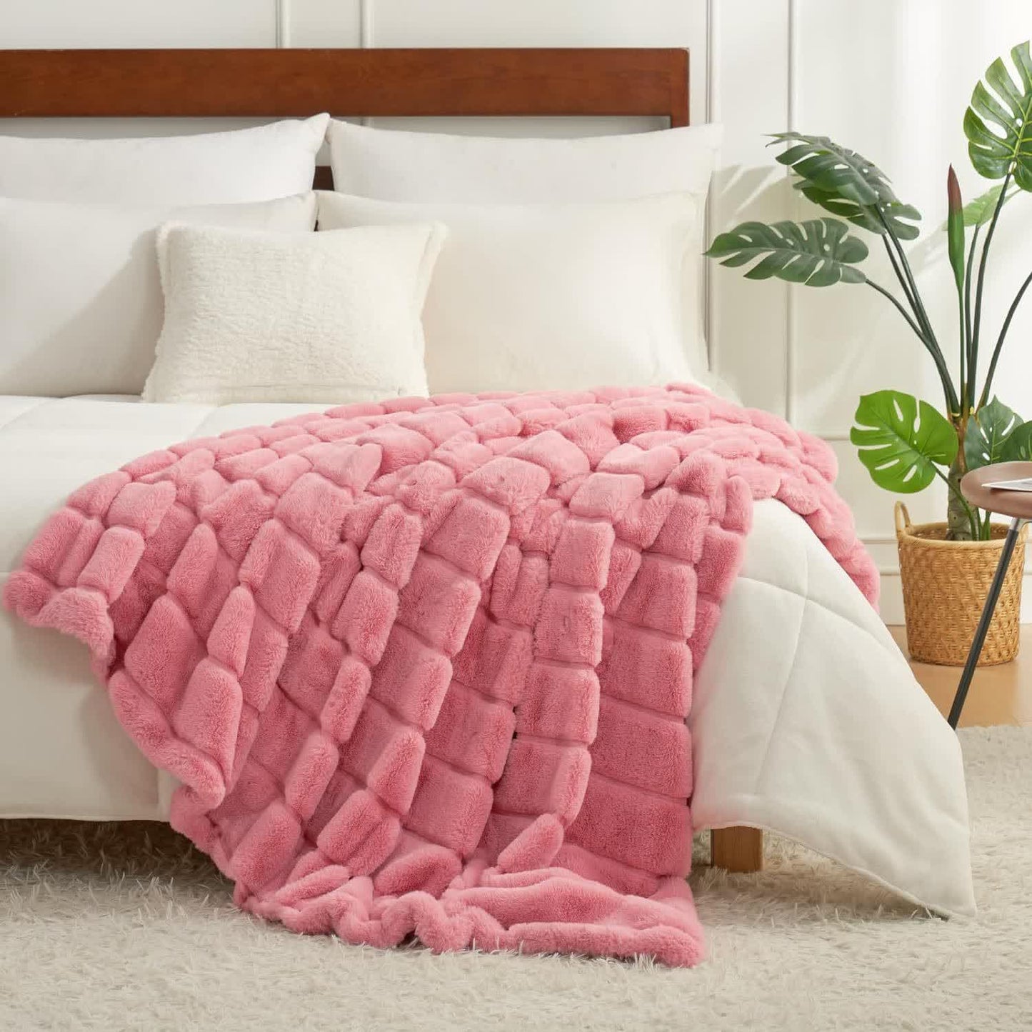 Coperta a righe in peluche tinta unita