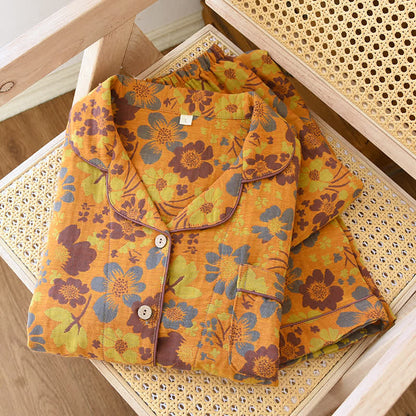 Pigiama in cotone con scollo a revers e stampa floreale
