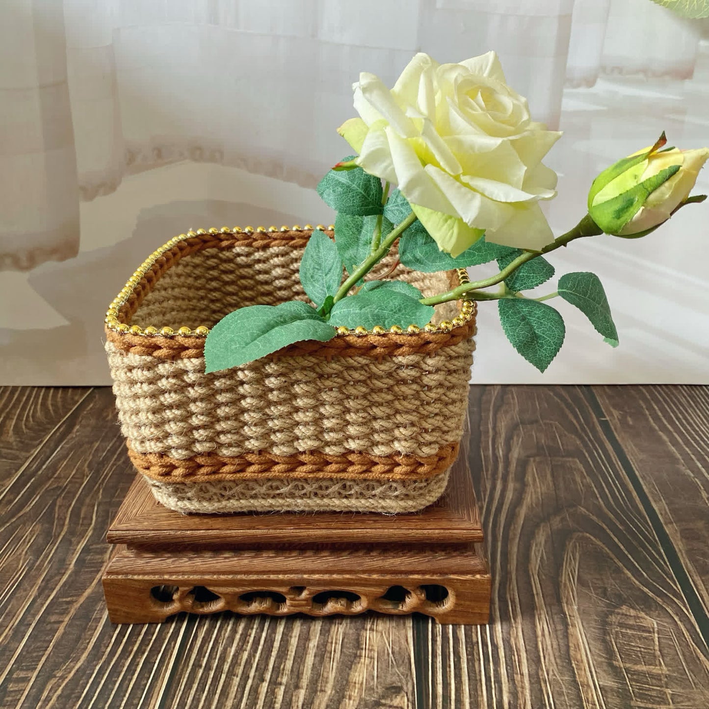 Cestino portaoggetti da tavolo vintage floreale intrecciato a mano