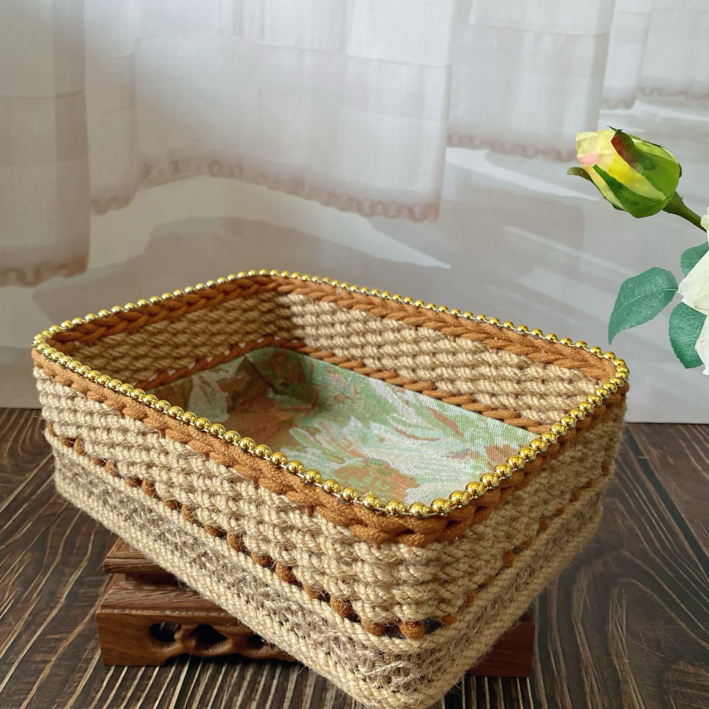 Cestino portaoggetti da tavolo vintage floreale intrecciato a mano