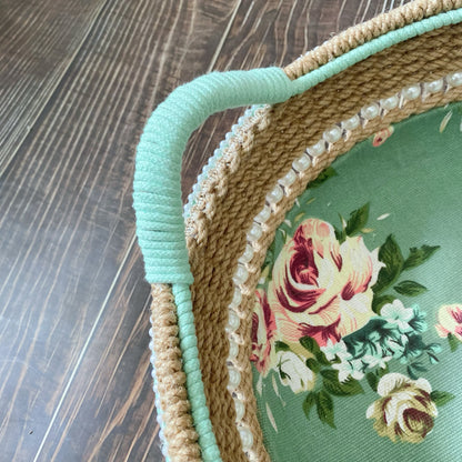Elegante cestino portaoggetti da tavolo fatto a mano con rose