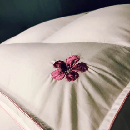 Cuscino in cotone morbido con ricamo a fiori di ciliegio