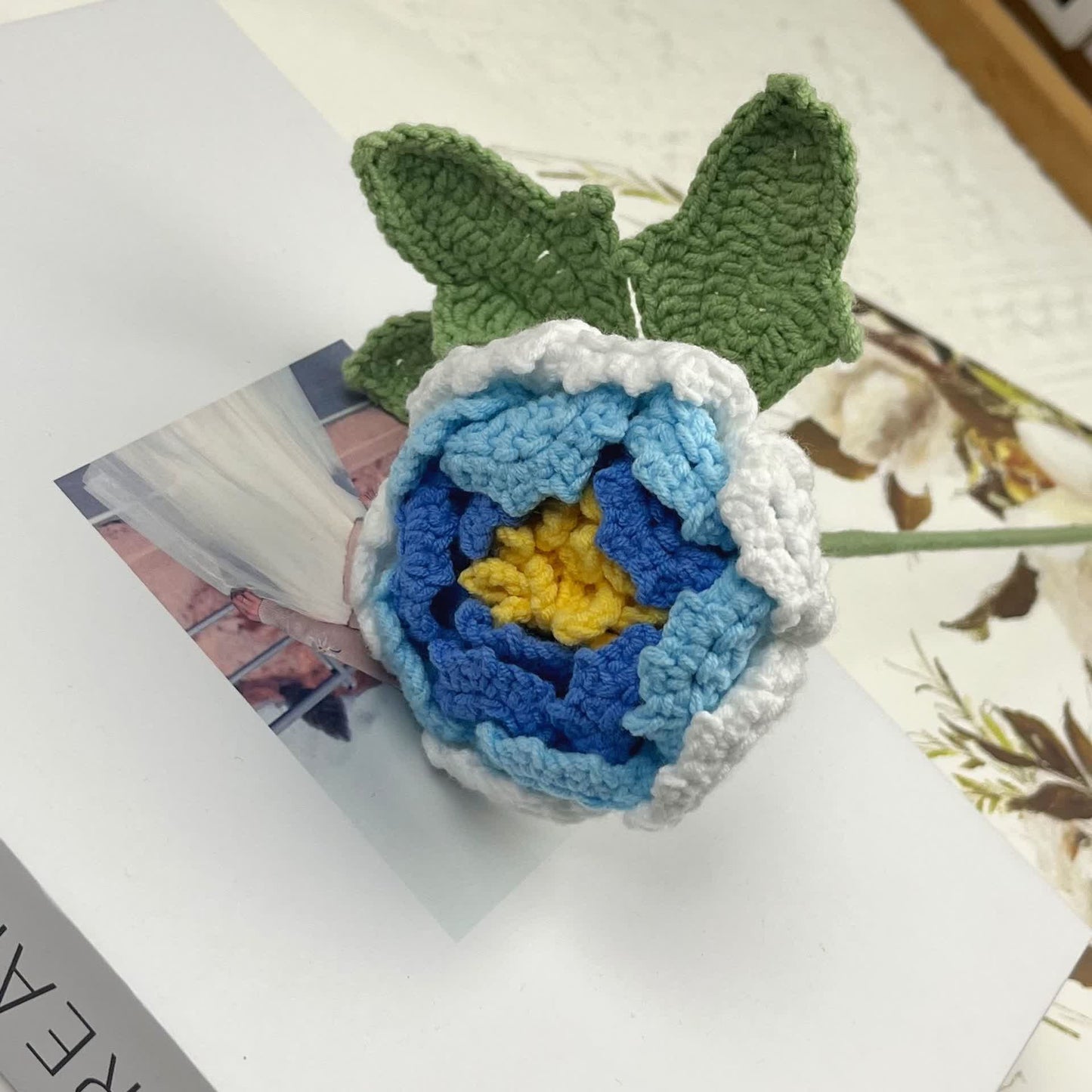 Decorazione per la casa in filato lavorato all'uncinetto a mano, fiore di peonia