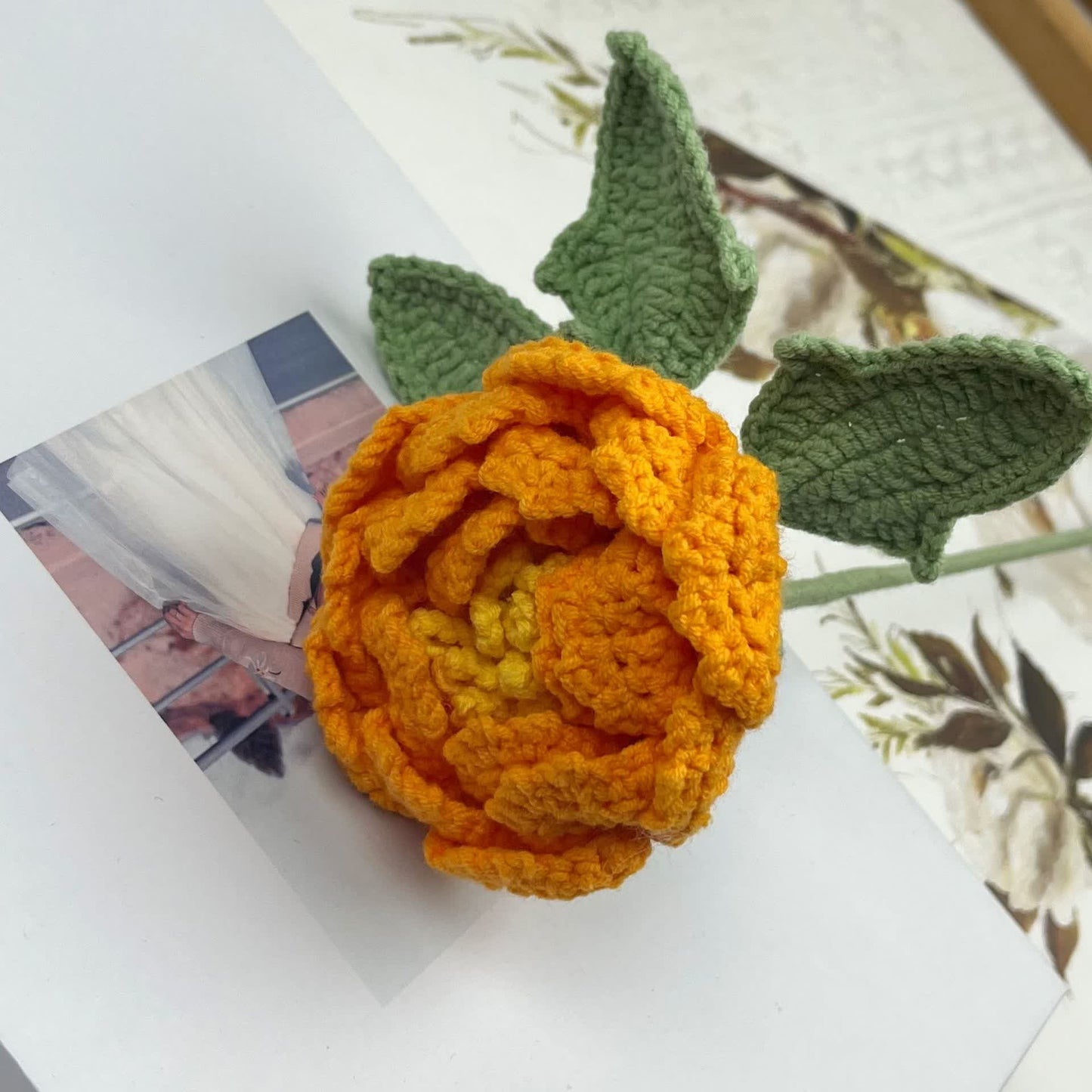 Decorazione per la casa in filato lavorato all'uncinetto a mano, fiore di peonia