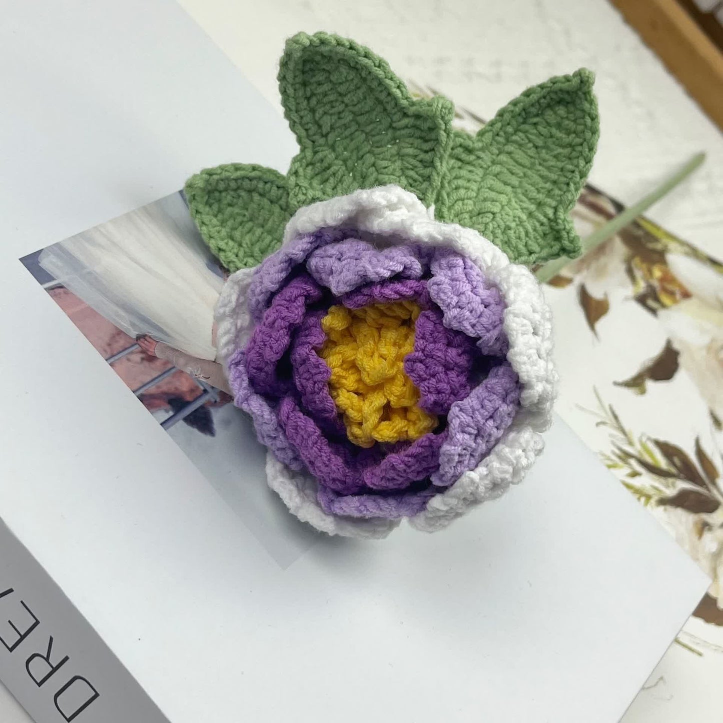 Decorazione per la casa in filato lavorato all'uncinetto a mano, fiore di peonia