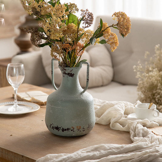 Ornamento in vaso per arredamento vintage in stile country