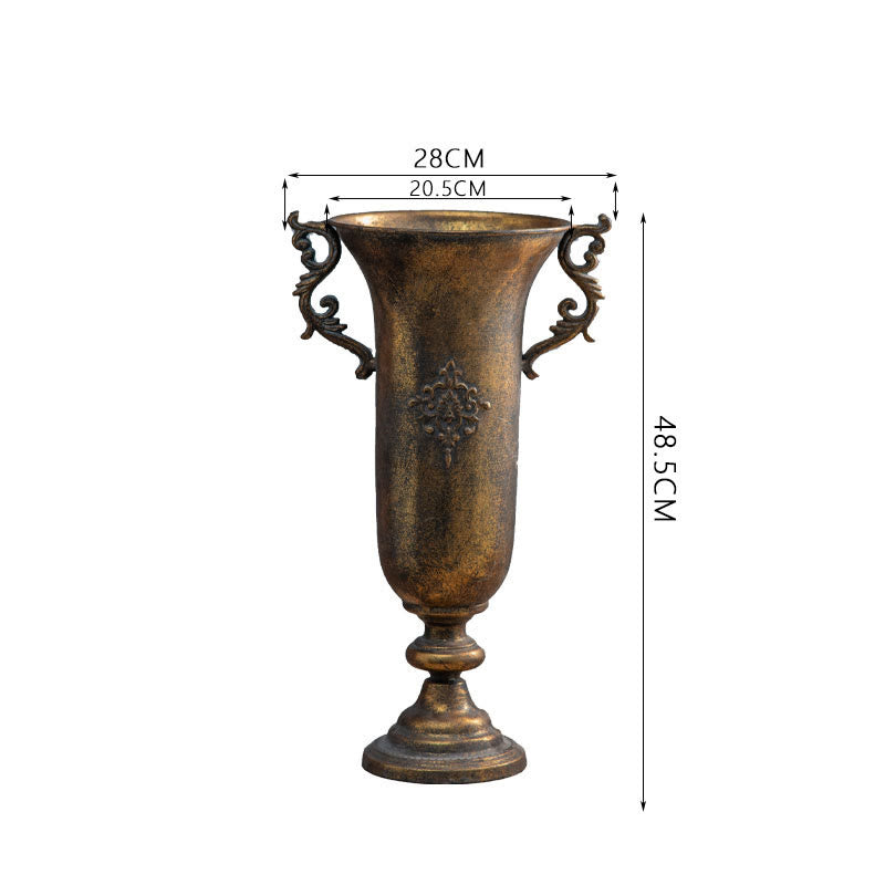 Ornamento decorativo in vaso dorato d'epoca