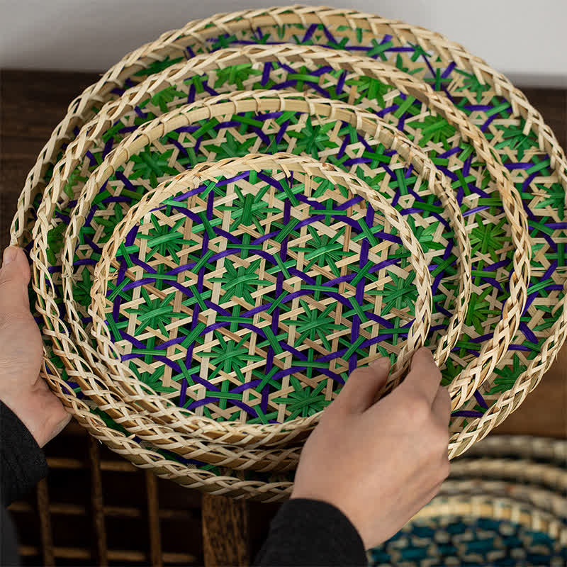 Cestino rotondo portaoggetti in rattan colorato intrecciato a mano