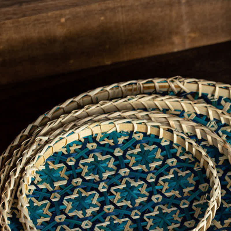 Cestino rotondo portaoggetti in rattan colorato intrecciato a mano