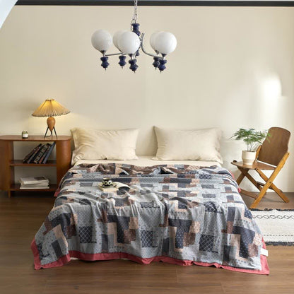 Trapunta leggera in garza di cotone con motivo patchwork