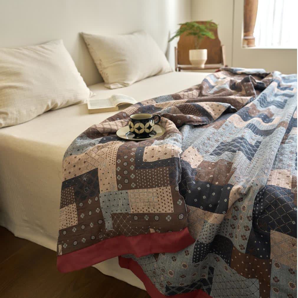 Trapunta leggera in garza di cotone con motivo patchwork