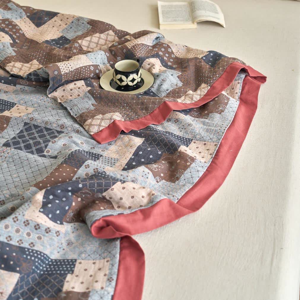 Trapunta leggera in garza di cotone con motivo patchwork