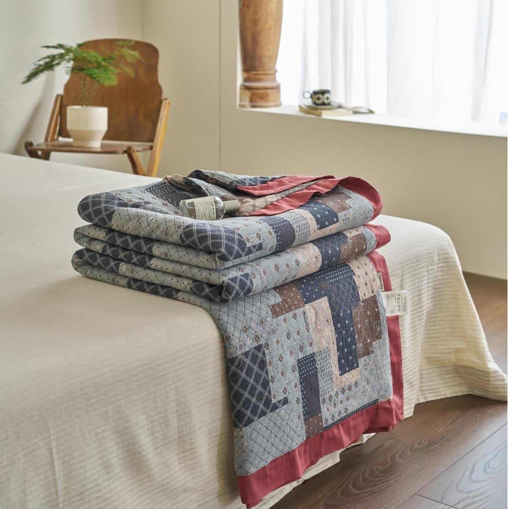 Trapunta leggera in garza di cotone con motivo patchwork