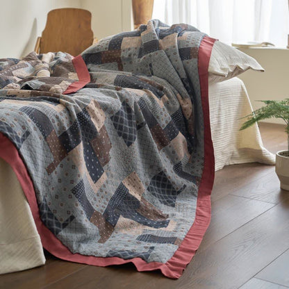 Trapunta leggera in garza di cotone con motivo patchwork