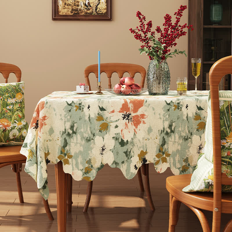 Tovaglia con bordo ondulato in jacquard floreale in stile dipinto a olio
