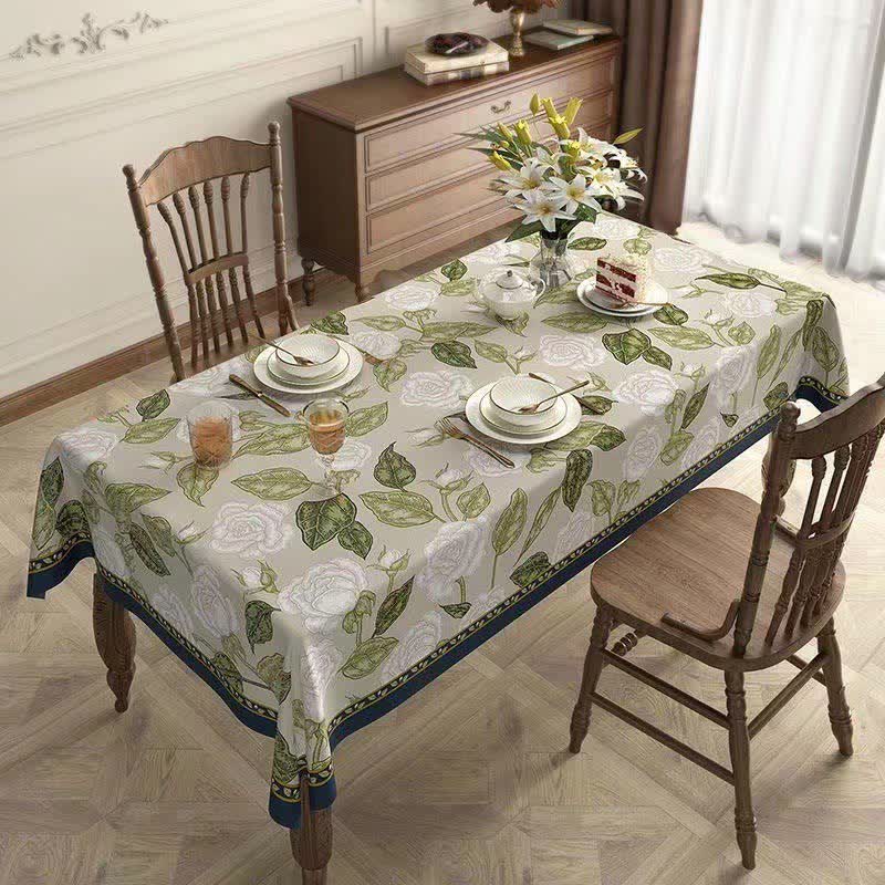 Tovaglia di lino con fiori e piante di lusso retrò e leggero