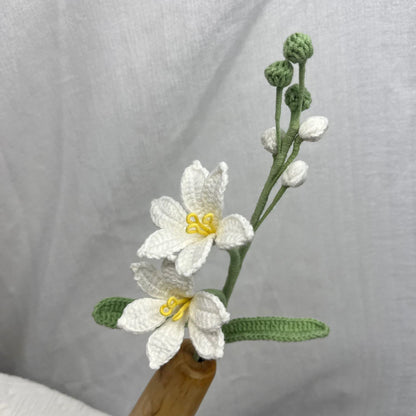 Bouquet di fiori Montbretia lavorato a maglia e all'uncinetto fatto a mano