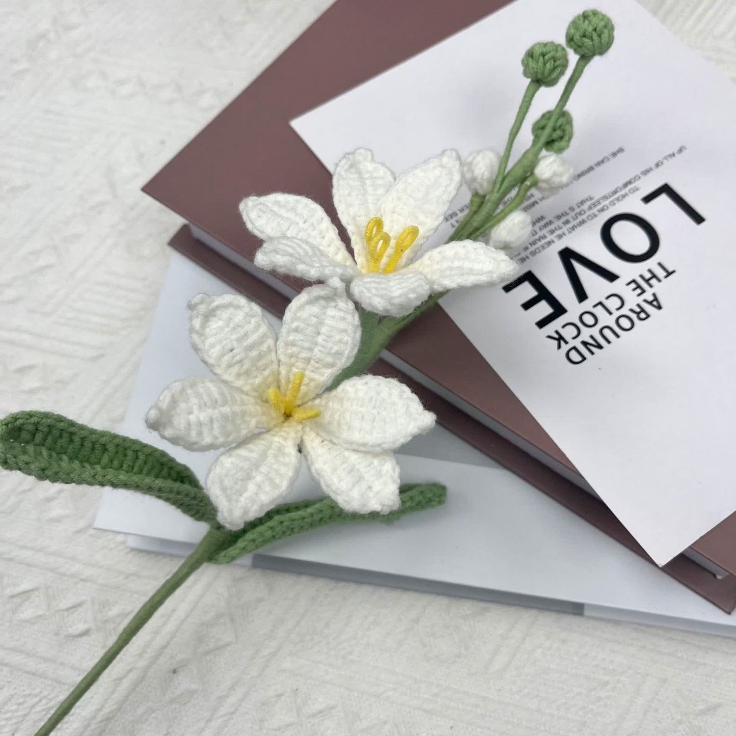 Bouquet di fiori Montbretia lavorato a maglia e all'uncinetto fatto a mano