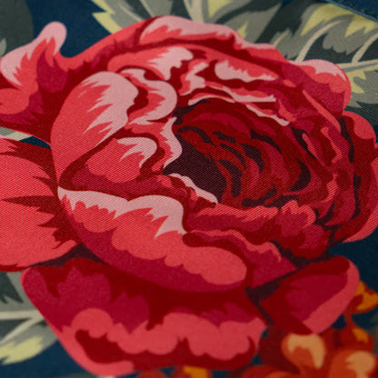 Elegante grembiule impermeabile rosa con tasca