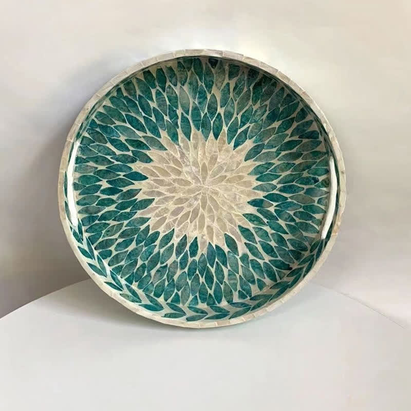 Vassoio per alimenti decorato con conchiglie colorate fatte a mano