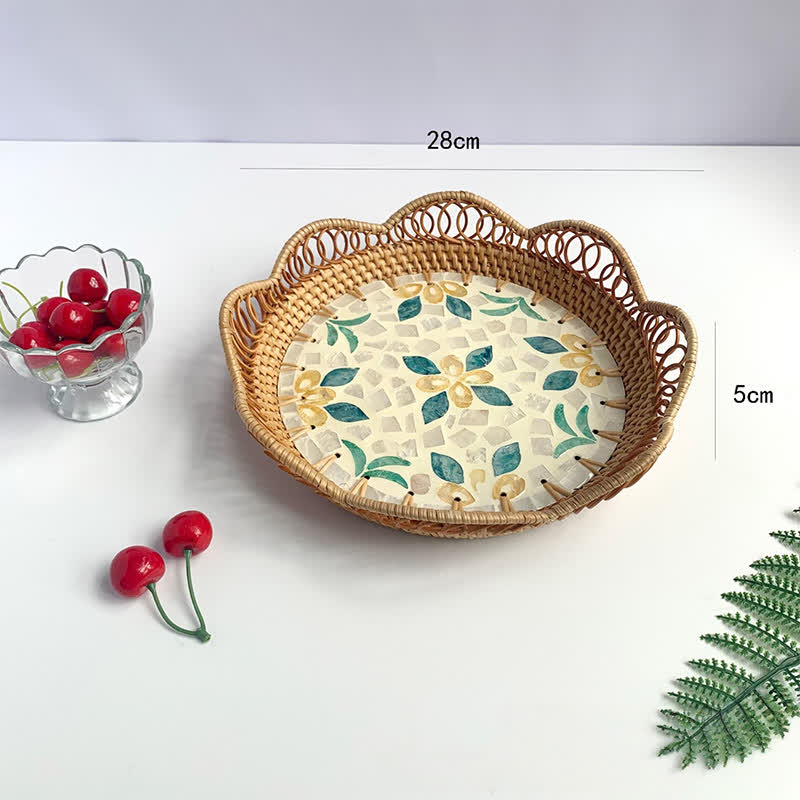 Cestino portaoggetti in rattan colorato a forma di conchiglia