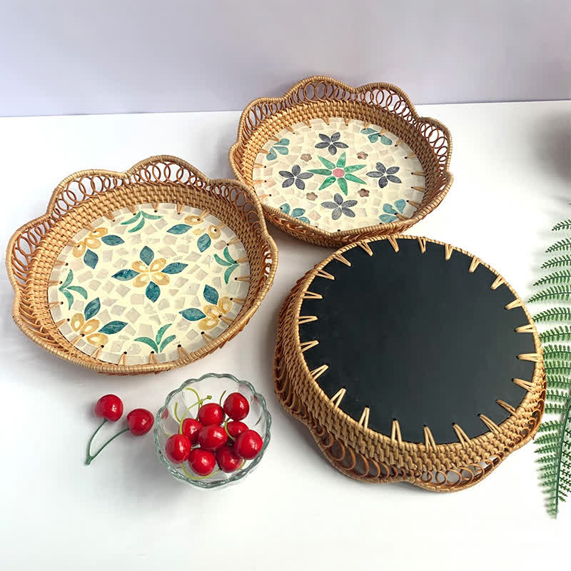 Cestino portaoggetti in rattan colorato a forma di conchiglia